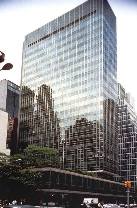 <p>Lever House</p>