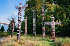 <p>A Pacific Northwest totem pole primarily communicates:</p>