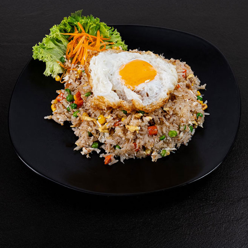 <p>Wok riz sauté et crabe </p>