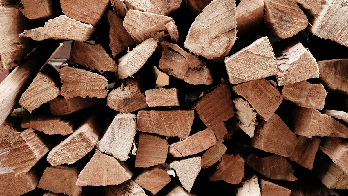 <p><em>[</em><strong><em>5.1.2.3</em></strong><em> - Metals and non-metals]</em></p><p>What are the <strong>physical properties </strong>of <strong>non-metals</strong>?</p>