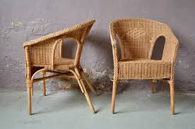 <p>les précieux fauteuils d'osier</p>