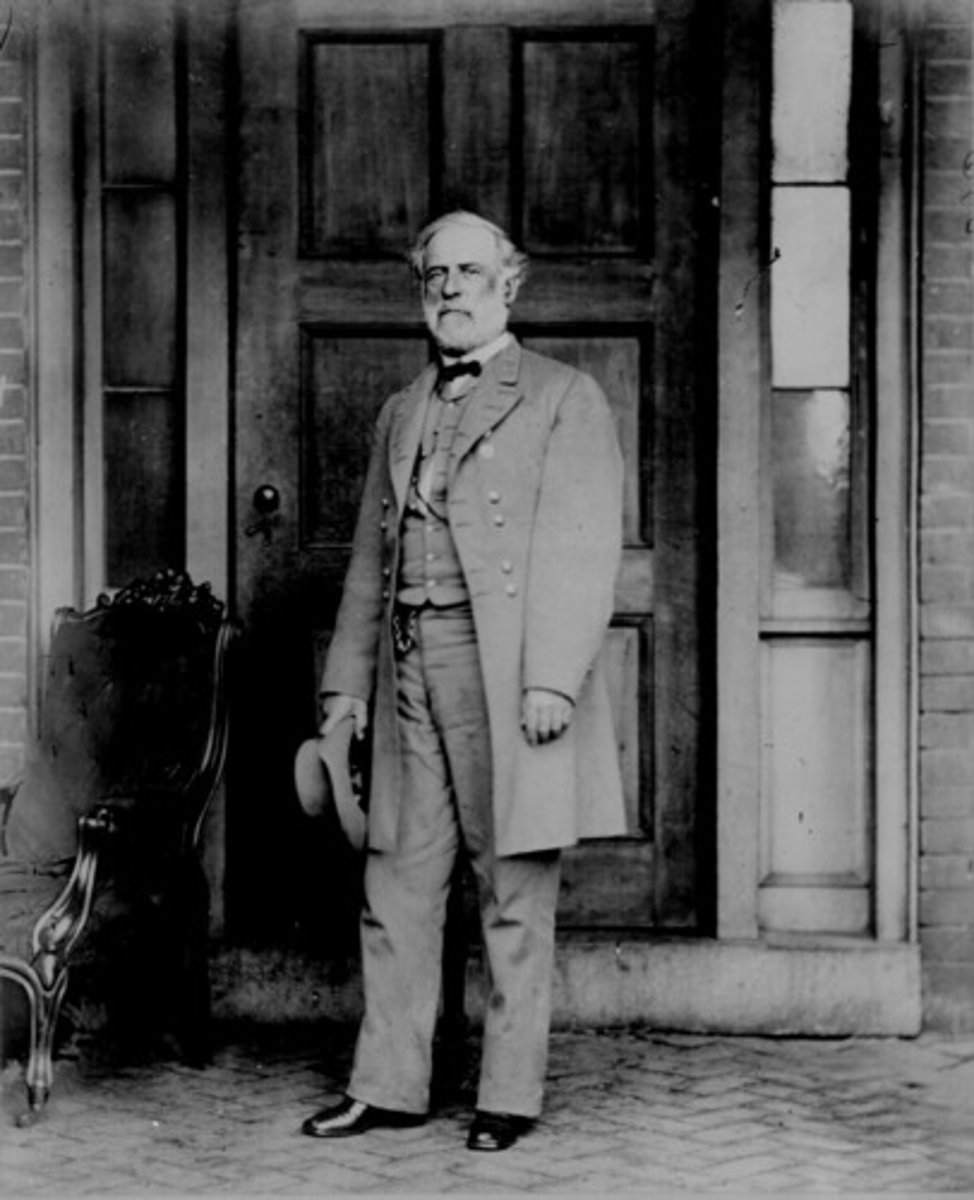 <p>A former union general that joined the South after Virginia seceded. He was in charge of the Confederate Army, and led it to many victories.</p>