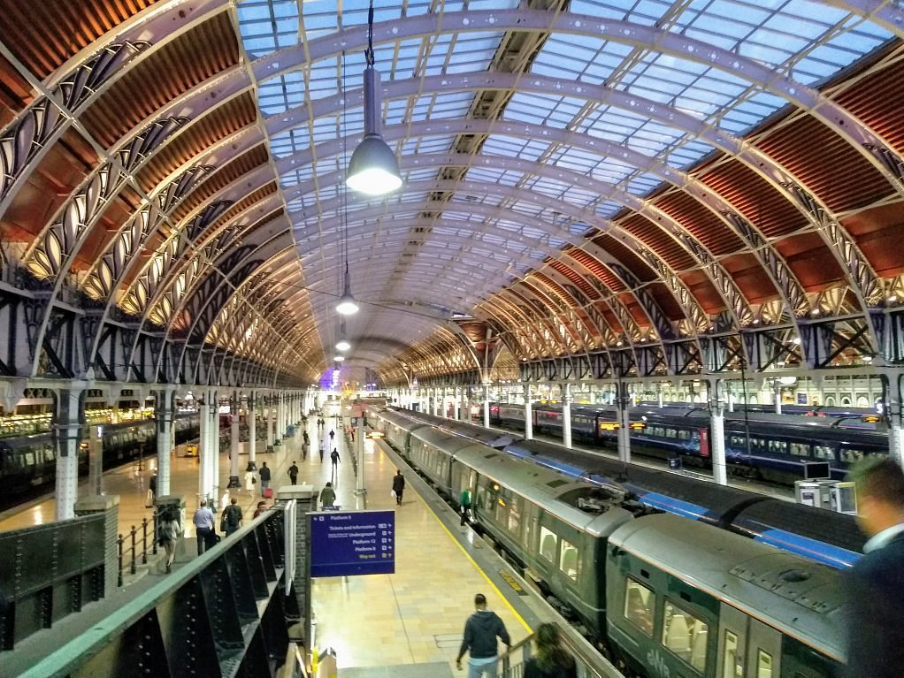 <ul><li><p>Brunel=architect</p></li><li><p>trains come in 1830s to transport goods</p><ul><li><p>built in 1854</p></li></ul></li><li><p>Neoclassical design (sober arches)</p></li></ul><p></p>