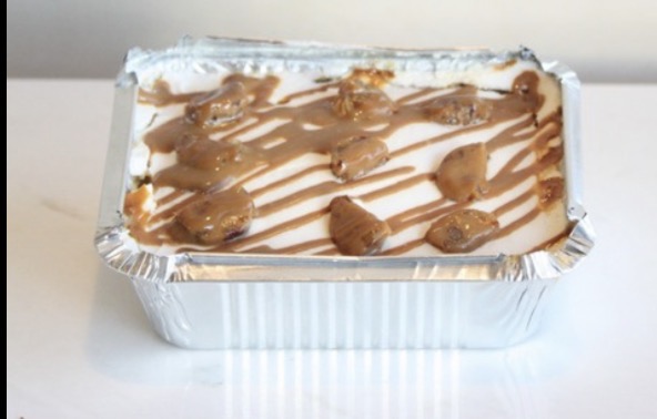 <p>3 leches con glorias y cajeta </p>