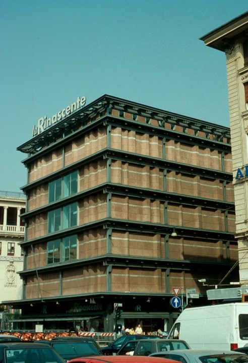 <p><span style="background-color: transparent;">La Rinascente</span></p>