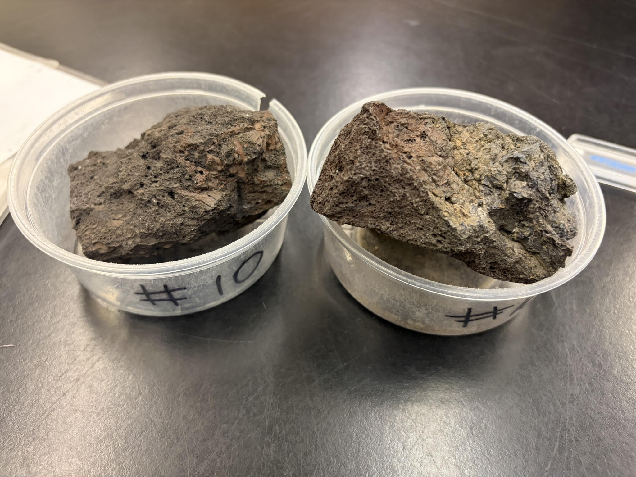 <p>Mafic<br>Vesicular</p>