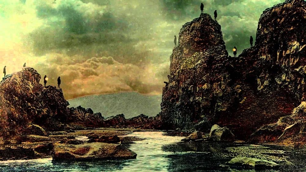 <p>'troubled pleasure, nor without the voice Of mountain-echoes did my boat move on’ - The Prelude</p>