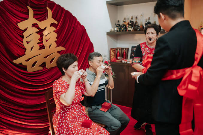 <p>(n) nghi lễ</p>