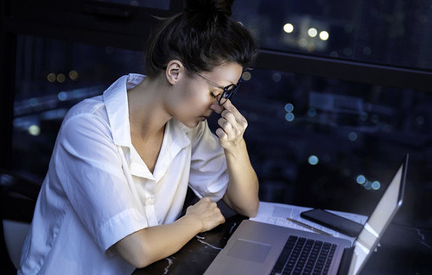 <p>(informal English) giờ quá sớm hoặc quá khuya Ví dụ: She gets up at ungodly hours.</p>