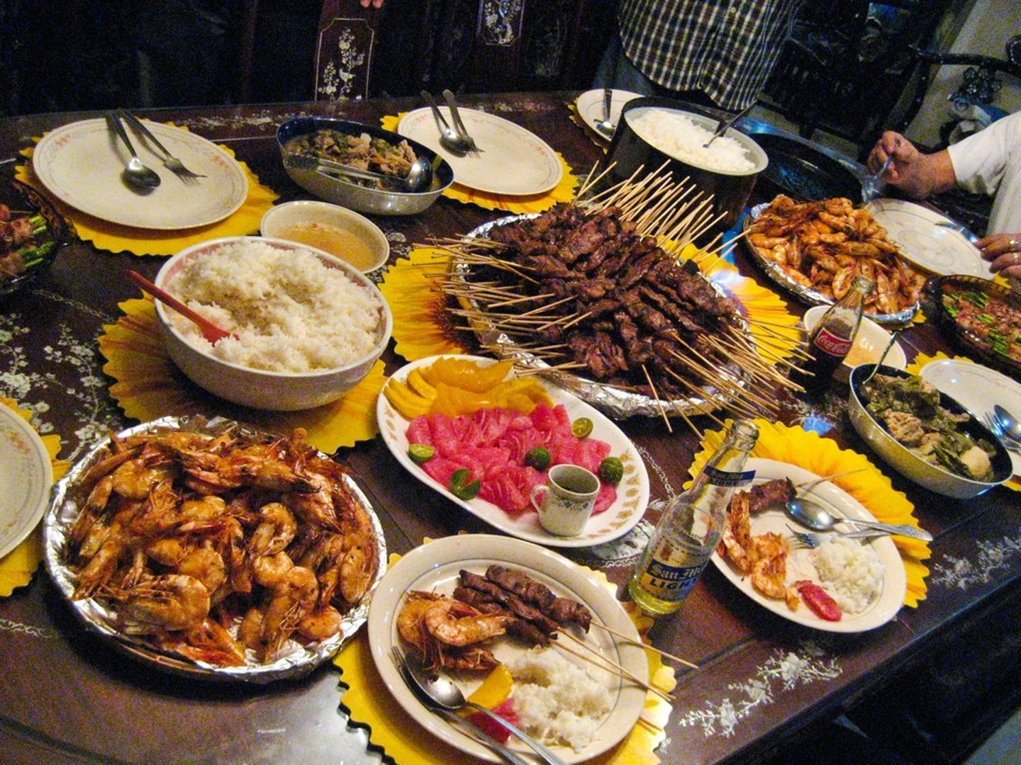 <p>bữa ăn thịnh soạn</p>