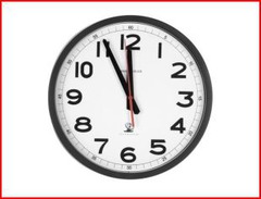 <p>годинник</p><p>시계가 벽에 걸려 있어요. = The clock is hanging on the wall.</p><p>지금 몇 시예요? 시계가 없어요. = What time is it now? I don't have a watch/clock.</p>