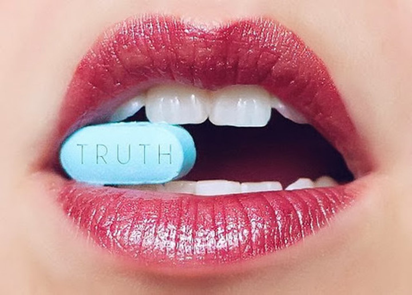 <p>thuốc đắng giã tật, sự thật mất lòng</p>