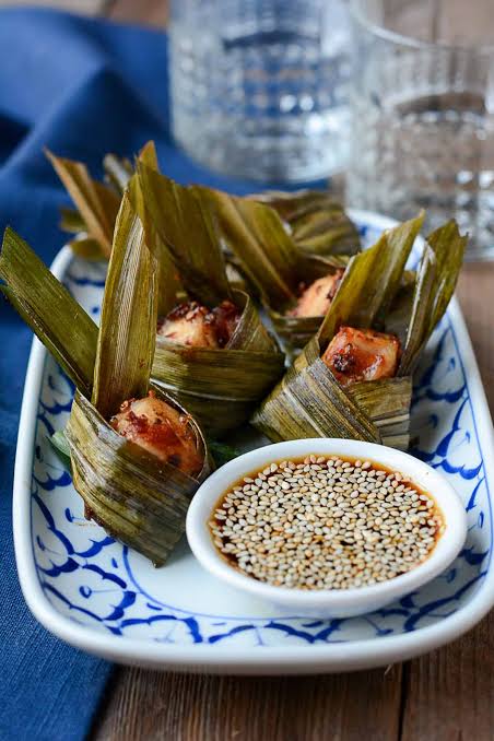 <p>Chicken wrapped in pandan</p>