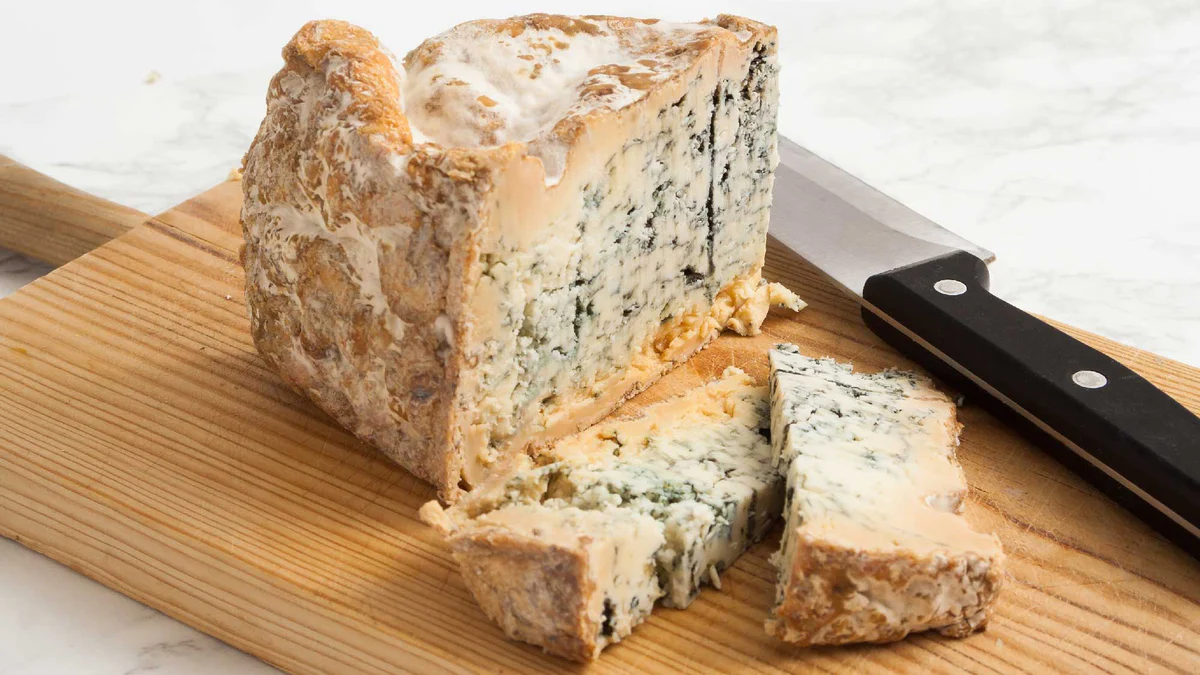 <p><strong>Este queso es apestoso</strong></p>