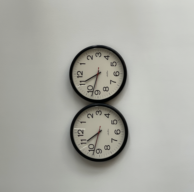 <p>Untitled (Perfect Lovers) (González-Torres, 1987-90)</p>