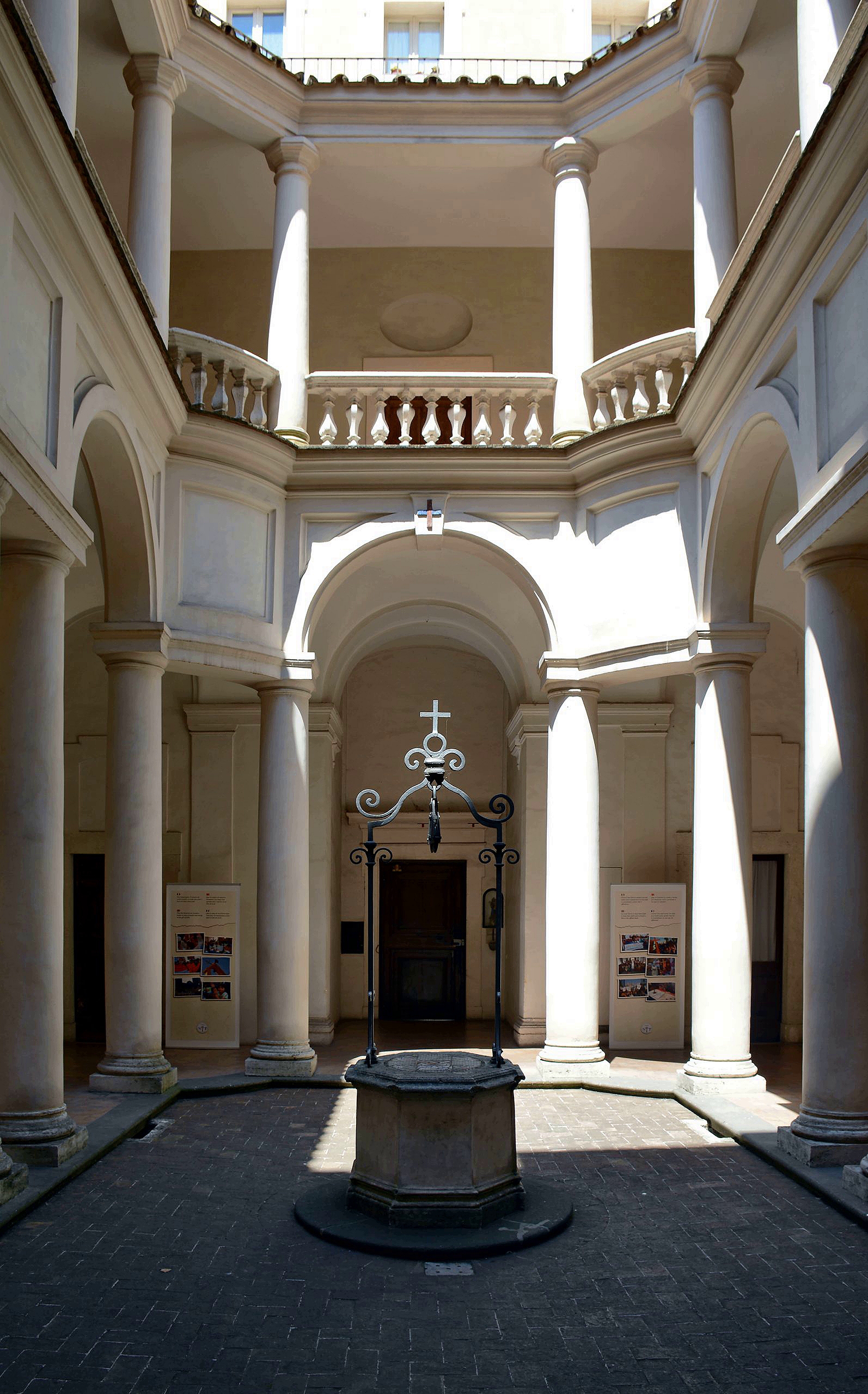 <p>San Carlo Courtyard</p>