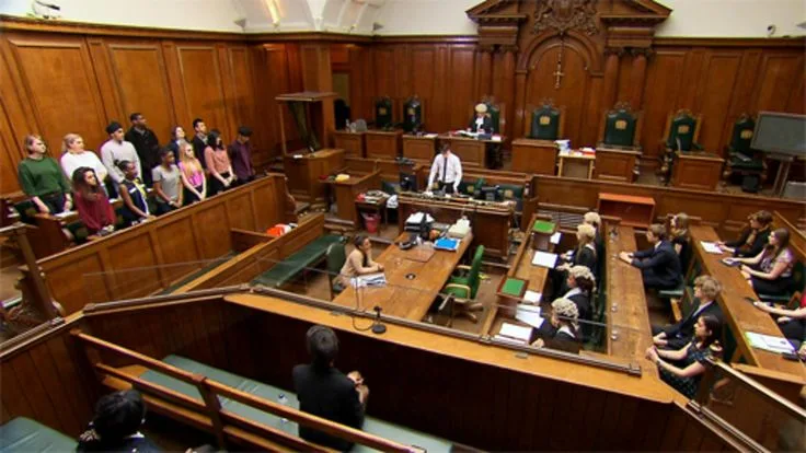 <p>court \\\\\\ fair court \\\\\ The court made a decision.</p>