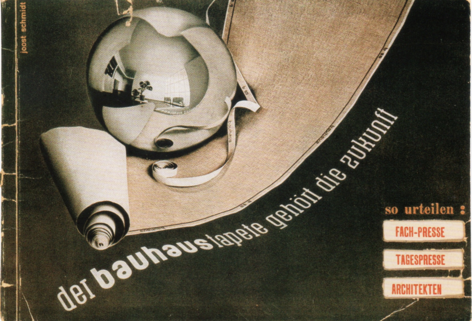 <p>DESIGNER</p>