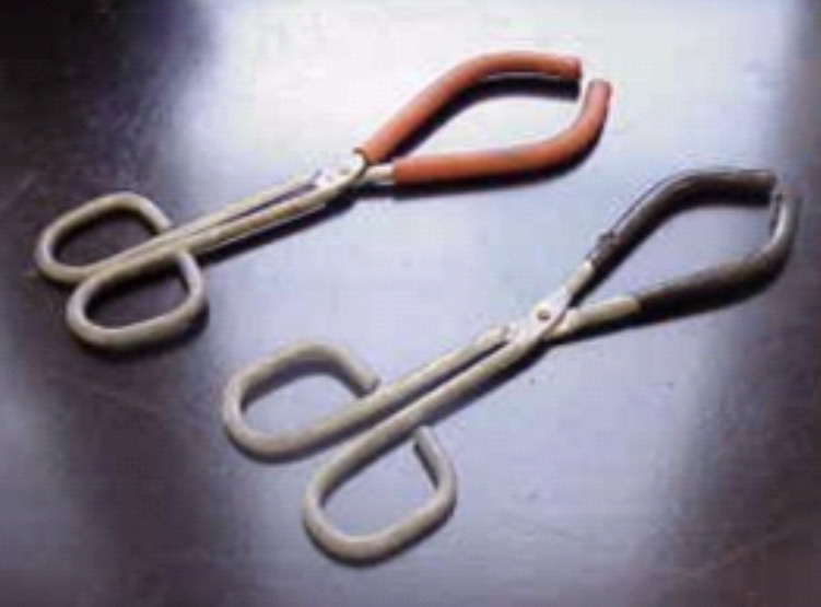 <p>Used to move beakers containing hot liquids.</p>
