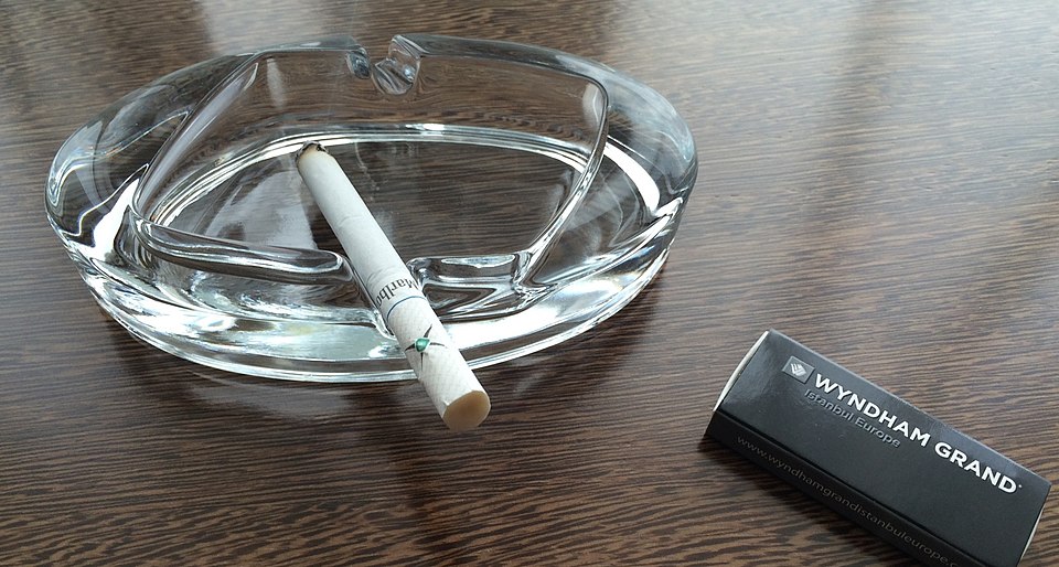 <p>ashtray</p>