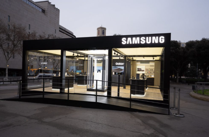 <p>A temporary retail setup that takes over an empty space for a brief window of time—from a few days to a few months.</p>