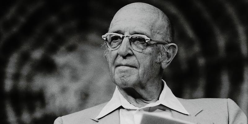 <p><span style="background-color: transparent;">Carl Rogers</span></p>