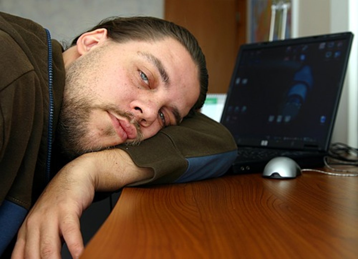<p>chán</p>