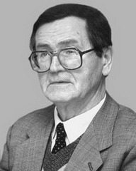 <p>• літературознавець • автор «Інтернаціоналізм чи русифікація?»</p>