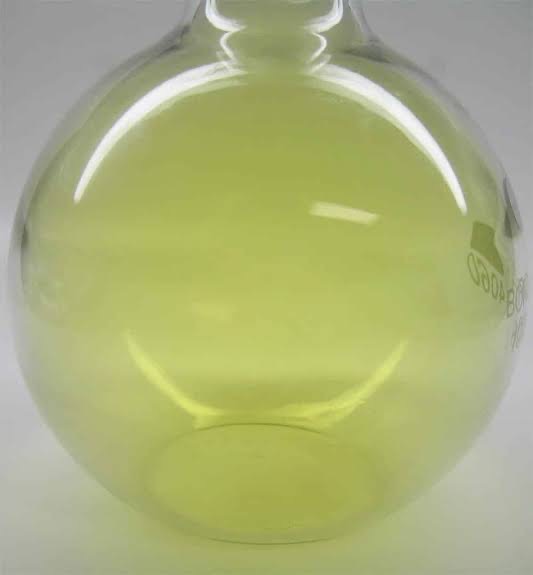 <p>Yellow-green gas</p>