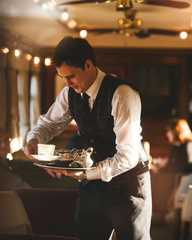 <p>Waiter (вейтер)</p>