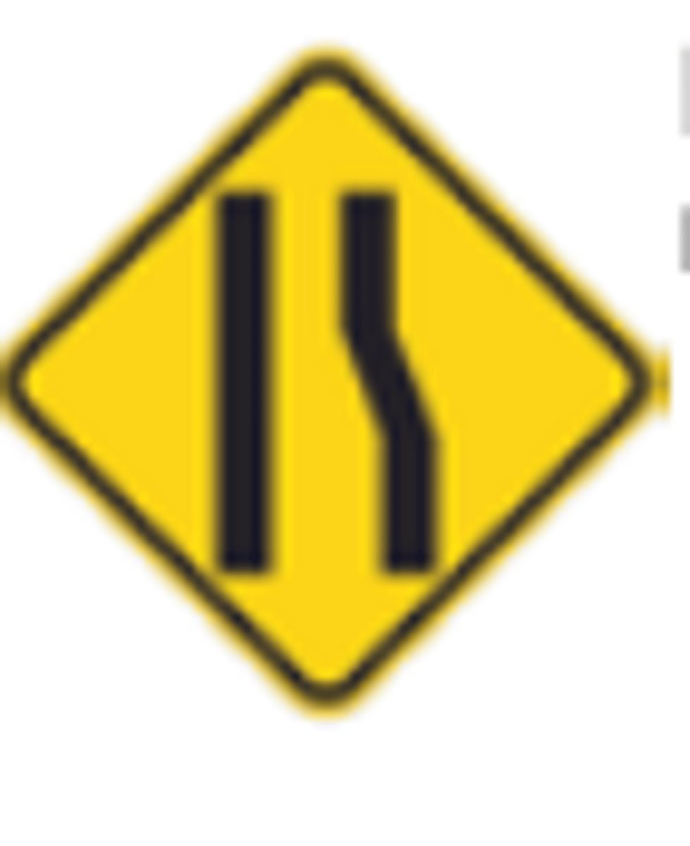 <p>Alerts drivers to reduced number of lanes.</p>