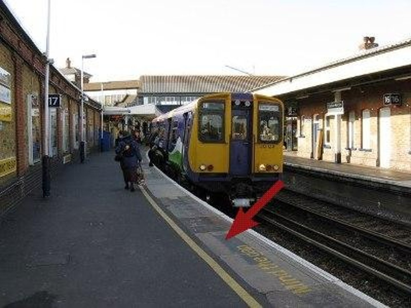 <p>platform, رصيف المحطَة</p><p>die Bahnsteige</p><p>Auf welchem Bahnsteig fährt der Zug?</p>