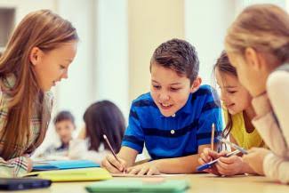 <p>classmate (n)</p>