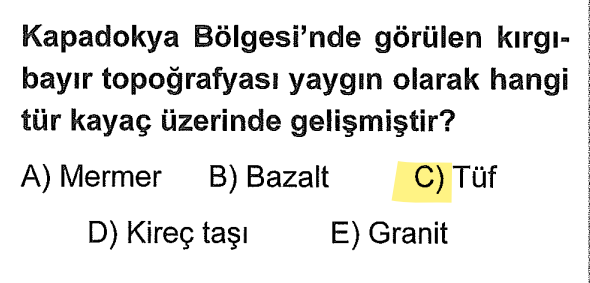 <p>Kırgıbayır, bitki örtüsünden yoksun, yumuşak yüzeylerin sel suları tarafından oyulmasıdır. Kapadokya'da volkanlardan çıkan <strong>tüfler</strong> (yumuşak volkanik kül) bu aşınmaya çok müsaittir. Peri bacalarının alt gövdesi tüf, şapkası ise daha sert olan bazalttır.</p>