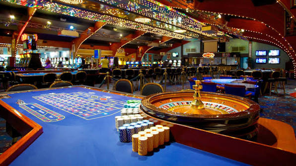 <p>casino [<span><span>kəˈsiːnəʊ]</span></span></p>