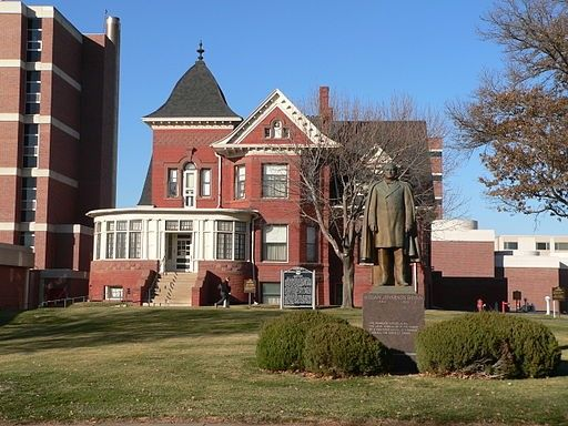 <p>3 Facts about Building: Fairview</p>