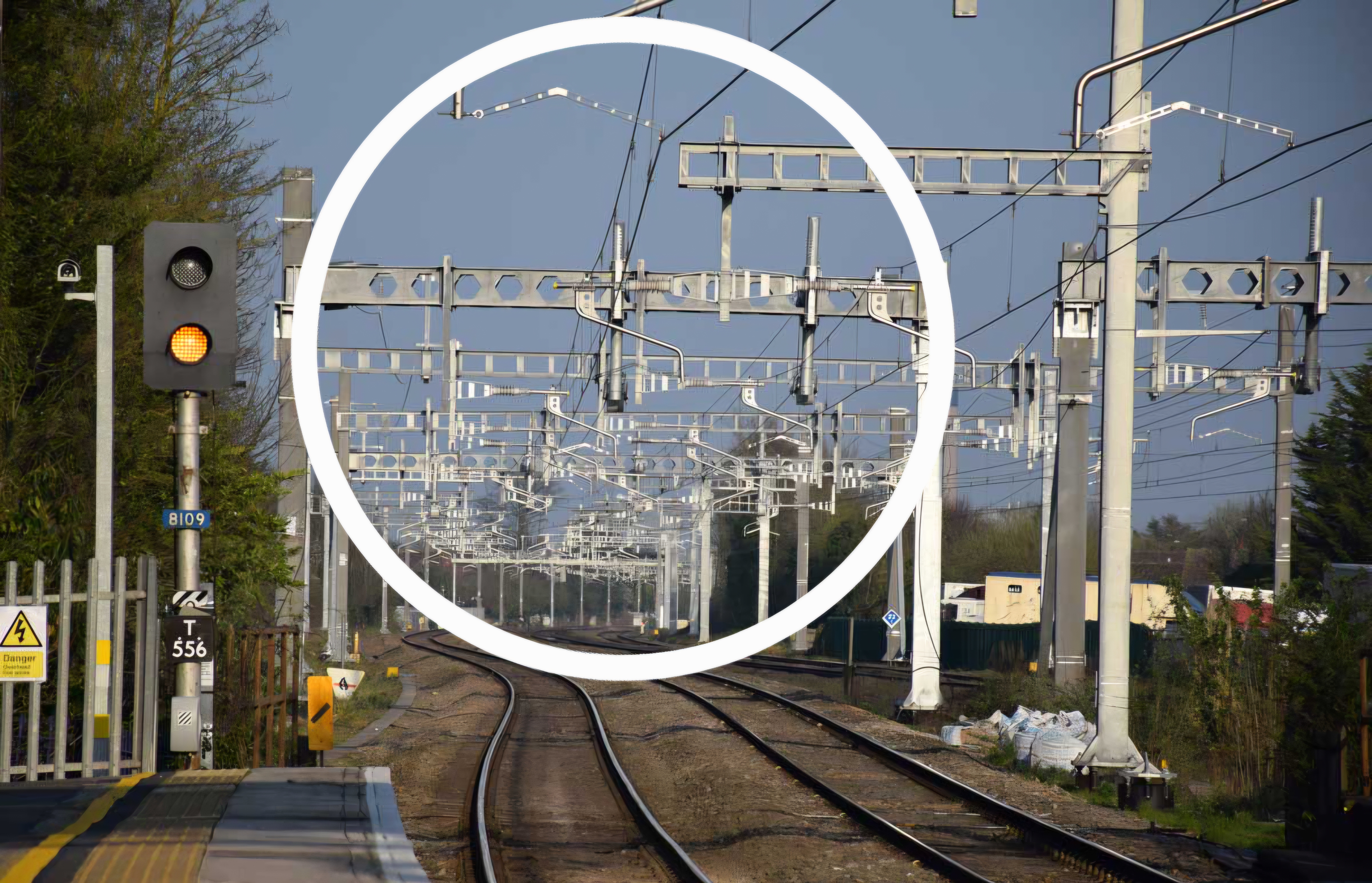 <p>What is the name of the equipment inside the white circle?</p>