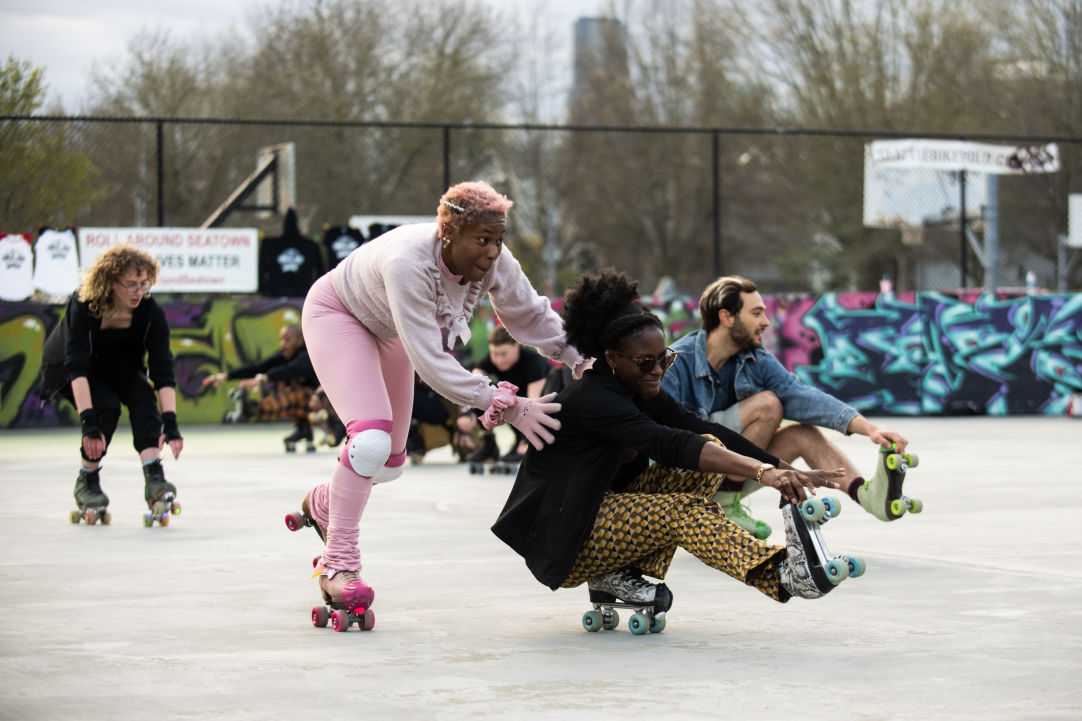 <p>roller skate </p>