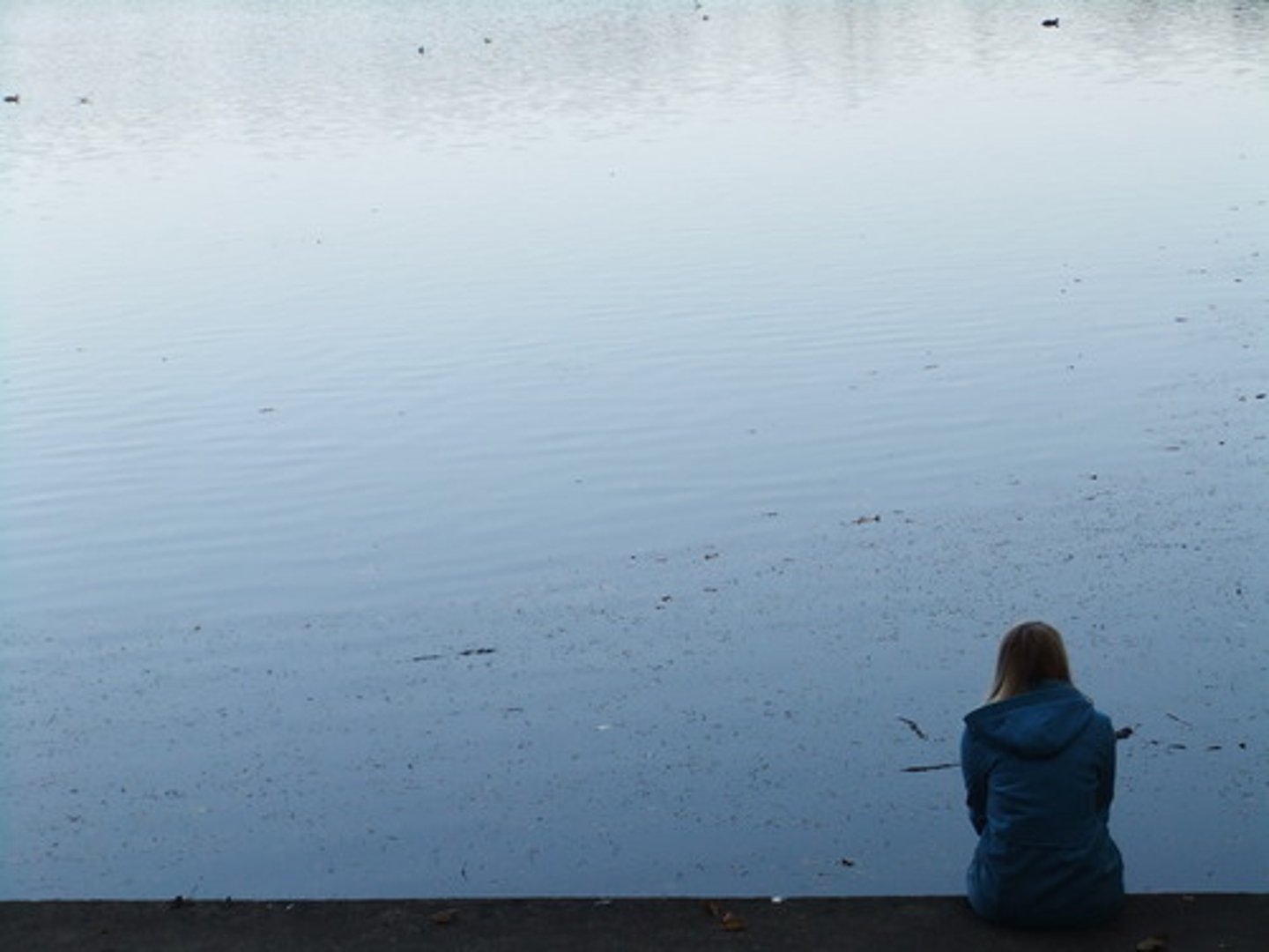 <p>alone, وحده</p><p>Adjektiv, Adverb</p><p>Er kommt allein.</p>