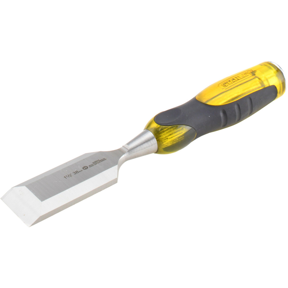 <p>Hand tool with a single-beveled cutting edge sharpened to about 25–30 degrees, used for carving, shaping, and cutting wood.</p>