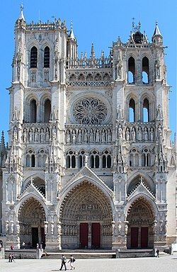 <p>High gothic</p><p></p><p>Limestone masonry</p><p></p><p>Built to house the head of Saint John the Baptist. Represents absolute peak of high gothic quest.</p>
