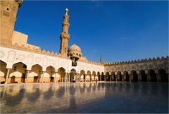<p>في جامعَةِ الأزْهَر</p>