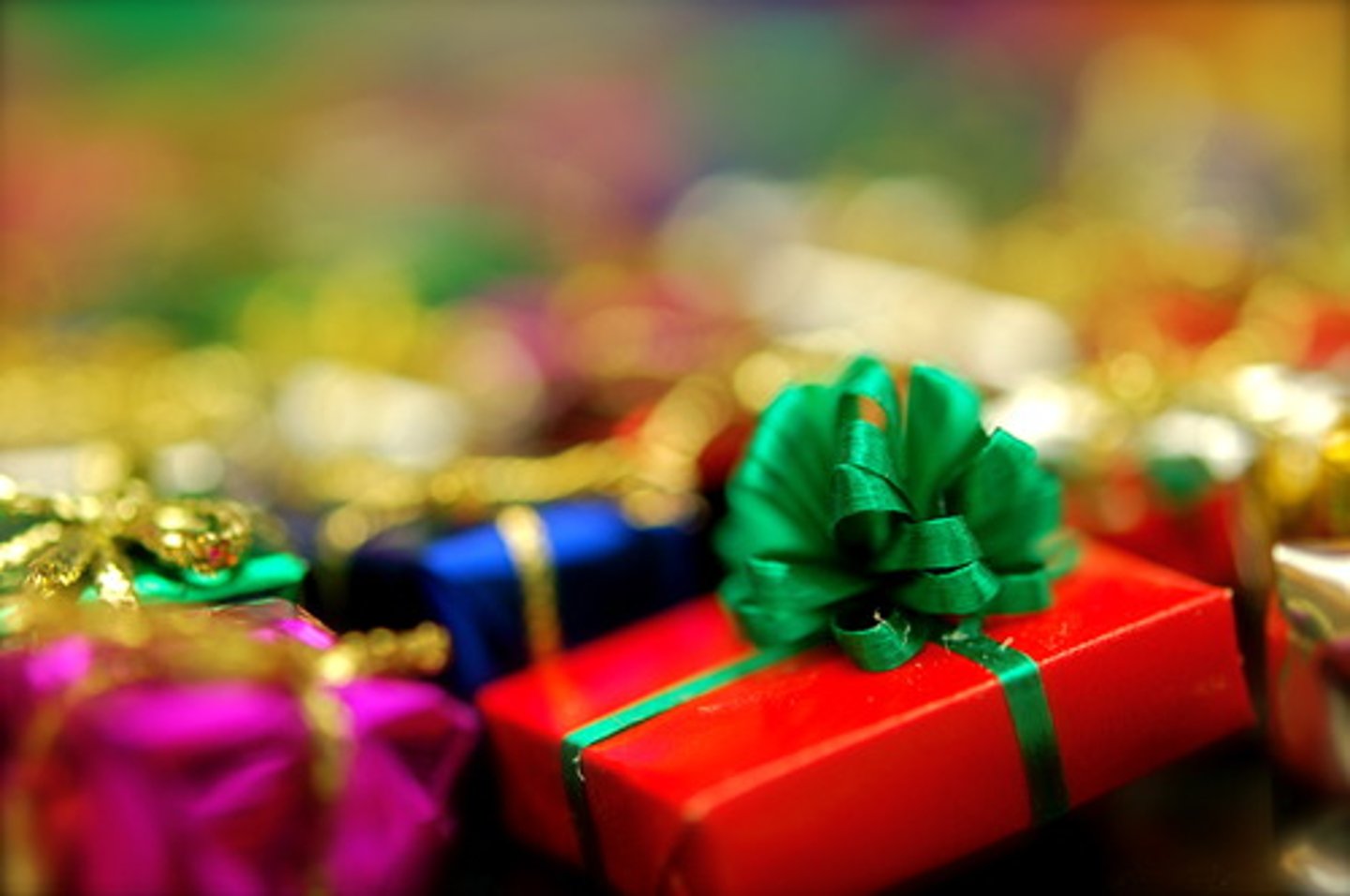 <p>them (los regalos) to them/you all</p>