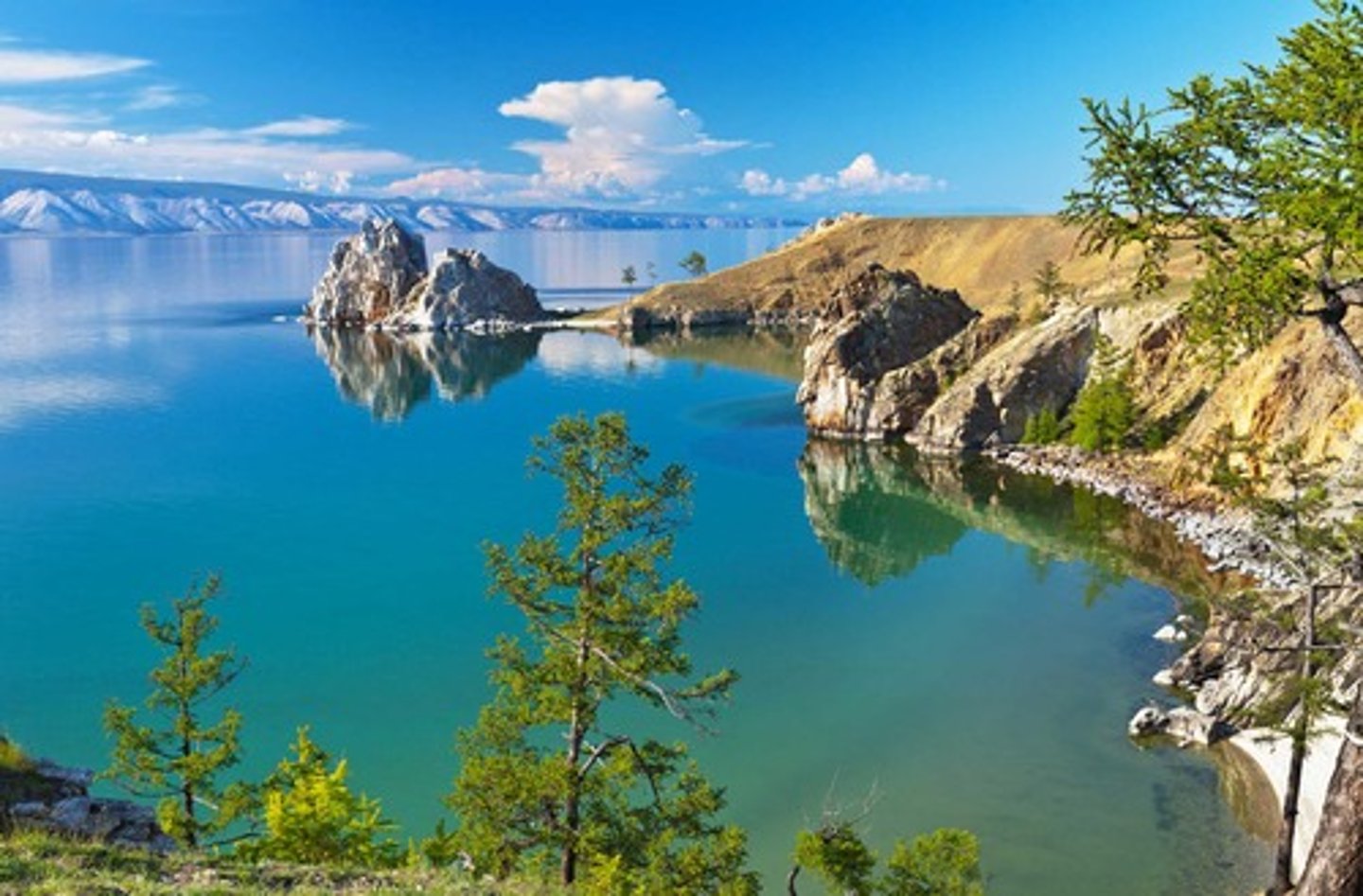 <p>TRANSLATION: отправиться в поход по берегам</p><p>DEFINITION: To take a long walk, especially for pleasure, following the coastline of a lake or sea.</p><p>EXAMPLE: In summer, you can .................. of Lake Baikal and camp there. Летом можно ОТПРАВИТЬСЯ В ПОХОД ПО БЕРЕГАМ озера Байкал и разбить там лагерь.</p>