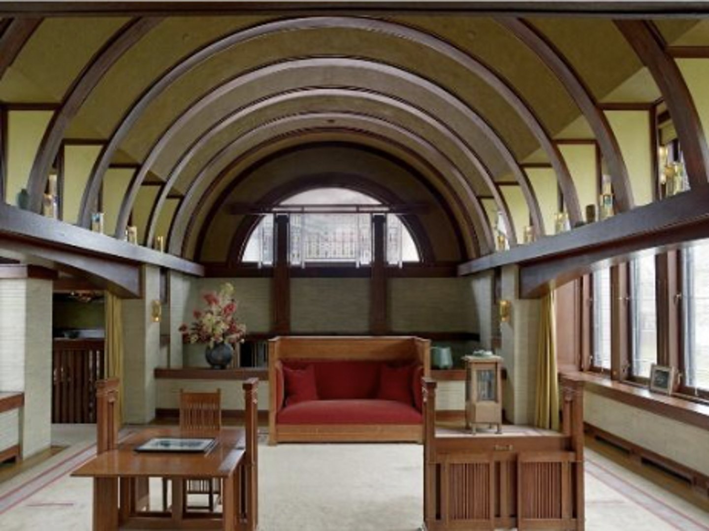 <p>b. Frank Lloyd Wright</p>