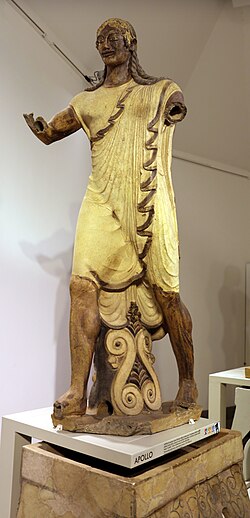 <p>Terracotta</p><p></p><p>Archaic Period</p><p></p><p>Life sized statue of god apulu/Apollo. Originally stood on the roof of a temple. Stylized hair and archaic smile. Made by Etruscans, not Greeks.</p>