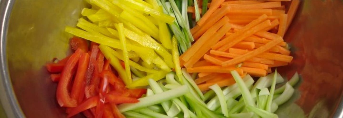 <p>to cut into slivers resembling match sticks</p>