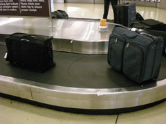 <p>US: /ˌkær.əˈsel/UK: /ˌkær.əˈsel/ Example: Wait for your luggage at the airport baggage _____. A rotating structure, such as for luggage at an airport. Băng chuyền vòng tròn Băng chuyền dạng vòng khép kín (như chỗ lấy hành lý sân bay).</p>