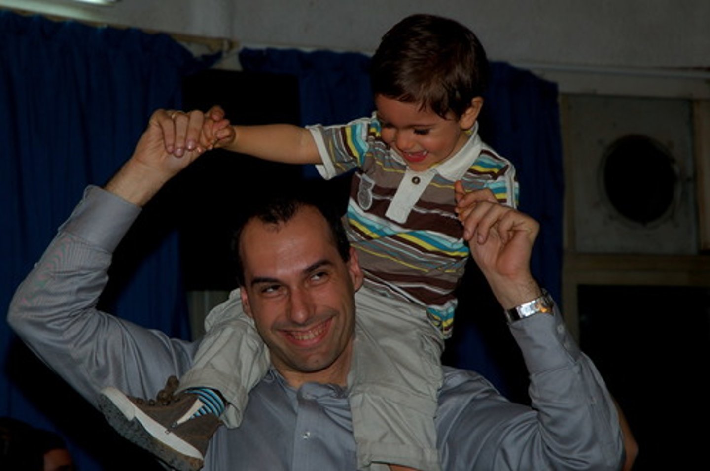 <p>the father, parents</p>