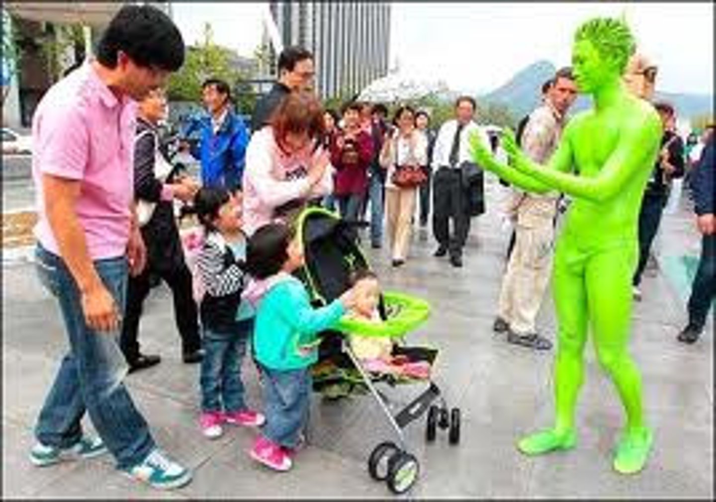 <p>mi familia y yo andar</p>